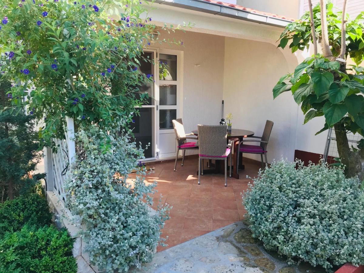 Apartments - Rooms Vesna Primosten Exterior photo
